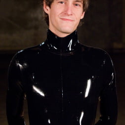 Lea Lexis in Latex Lea Tortures Rubber Fuck Boy! (Photo 2) Lea Lexis in 'Kink' Latex Lea Tortures Rubber Fuck Boy! (Thumbnail 2)