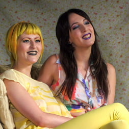 Liz Rainbow en ¡Hermosa zorra española es deshonrada como un cerdo! - Parte 1 (foto 18) Liz Rainbow en 'Kink' ¡Hermosa zorra española es deshonrada como un cerdo! - Parte 1 (Miniatura 18)