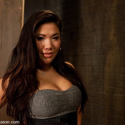 London Keyes in London Keyes: Saliva Slut (Photo 7) London Keyes in 'Kink' London Keyes: Saliva Slut (Thumbnail 7)