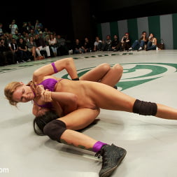 Lyla Storm en RD 1 del Live Tag Team de abril Rain DeGrey y Yasmine Loven vs The Dragon y Lyla Storm (foto 16) Lyla Storm en 'Kink' RD 1 del Live Tag Team de abril Rain DeGrey y Yasmine Loven vs The Dragon y Lyla Storm (Miniatura 16)