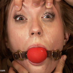 Maddy O'Reilly en 'Kink' Nada es lo suficientemente difícil para Maddy O'Reily... hasta hoy (Miniatura 14)