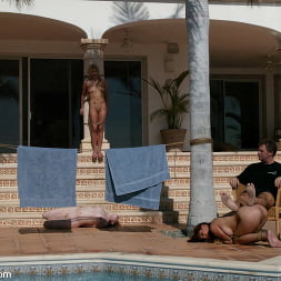 Mallory Knots in Cabo: Weekend Nightmare Part 5 (Photo 13) Mallory Knots in 'Kink' Cabo: Weekend Nightmare Part 5 (Thumbnail 13)