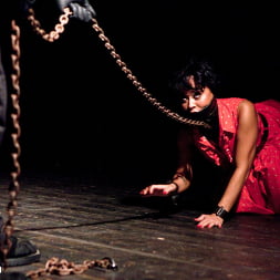 Mia Austin en 'Kink' Juguete (Miniatura 10)