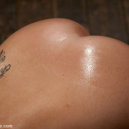 Micah Moore en 'Kink' Bound, oiled, what an ass! (Miniatura 15)