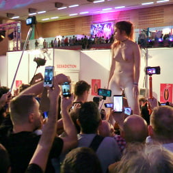 Mona Wales in 'Kink' Little Whore Draws a Huge Crowd (Thumbnail 10)