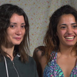 Valentina Bianco en 'Kink' La novata Penélope es suspendida, azotada y follada (Miniatura 25)