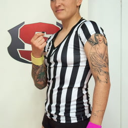 Sasha Banks in 'Kink' Fit Ebony Feather Weights Duel for the Ultimate Prize (Thumbnail 10)