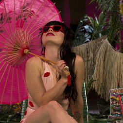 Siouxsie Q en 'Kink' Fiesta en la piscina de FemDom (Miniatura 5)