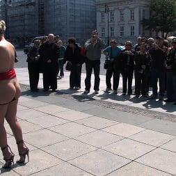 Kitty en 'Kink' - laughed at and fucked in public (Miniatura 15)
