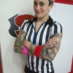 Syd Blakovich en 'Kink' Campeón contra Campeón. El ganador se lleva a los perdedores. El perdedor recibe una paliza. (Miniatura 18)