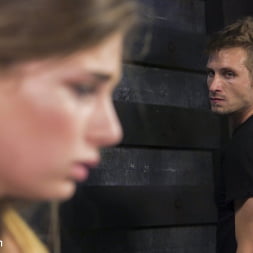 Sydney Cole en 'Kink' Entrenamiento de esclavos de Sydney Cole (Miniatura 12)