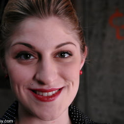 Tawni Ryden en 'Kink' and Sandra Romain (Miniatura 1)