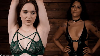 Vanessa Sky en 'Turning Her Out: Vanessa Sky Uses Hazel Moore's Asshole'